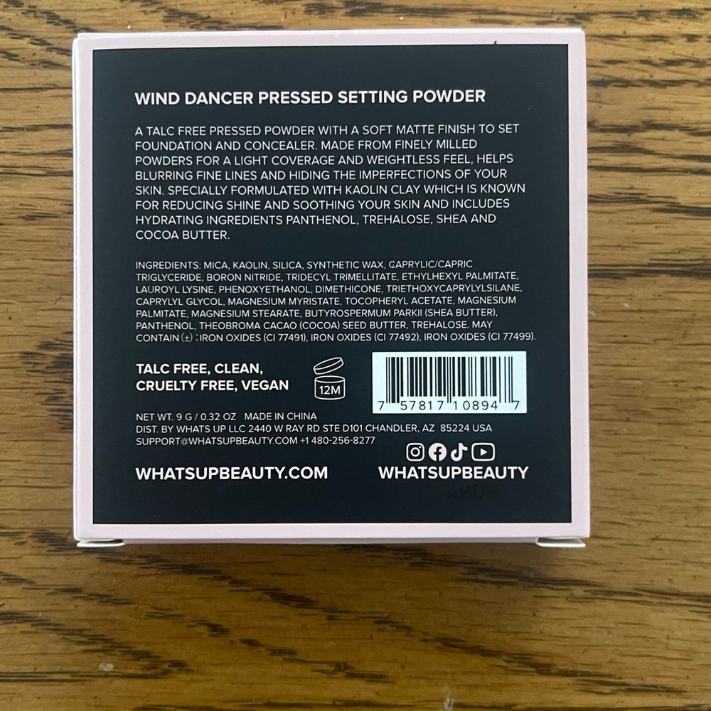 Wind Dancer Compact Powder - Medium - Picture 4 of 5